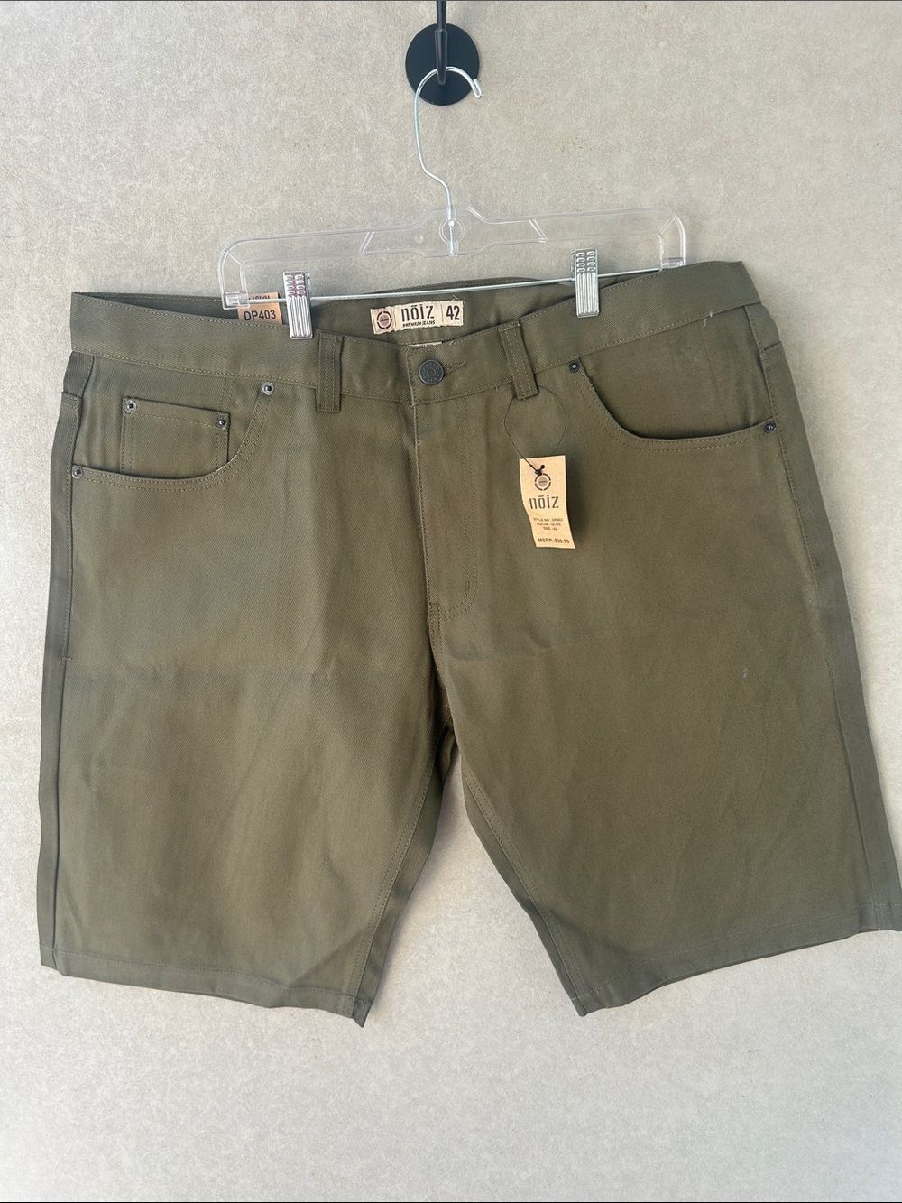 nöiz Men's Olive Flat Front Shorts - Classic Casual size 38#394
